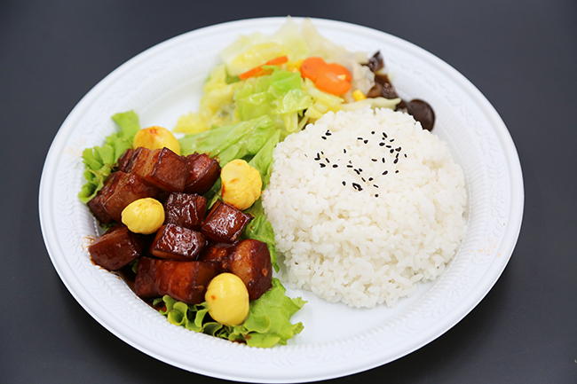 建国快餐如何高标准执行食品搭配原则？
