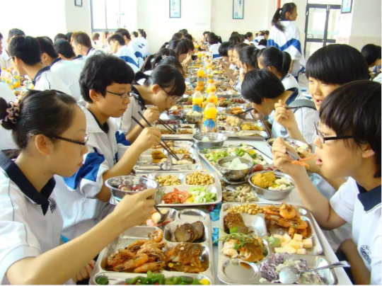 学校食堂承包，“服务、管理、育人”  北京建国快餐