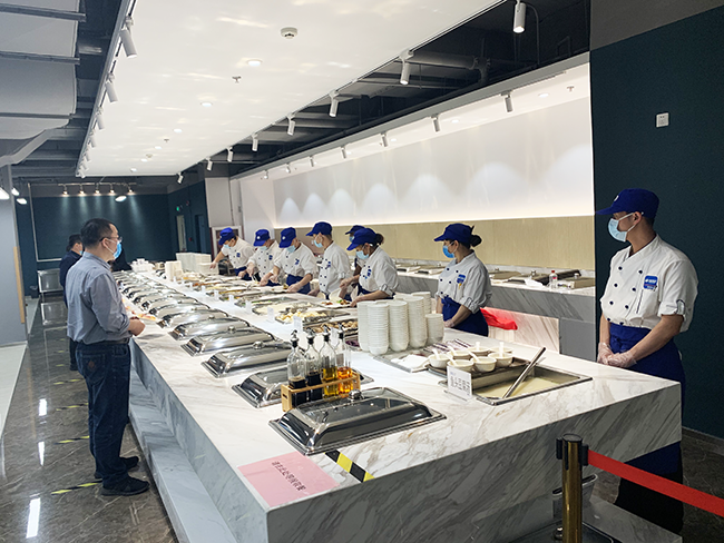 2023年团餐消费者偏好食堂就餐，食堂承包需多维度再升级